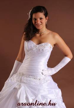 menyasszonyi_ruha_.jpg
