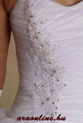 menyasszonyi_ruha_varras.jpg